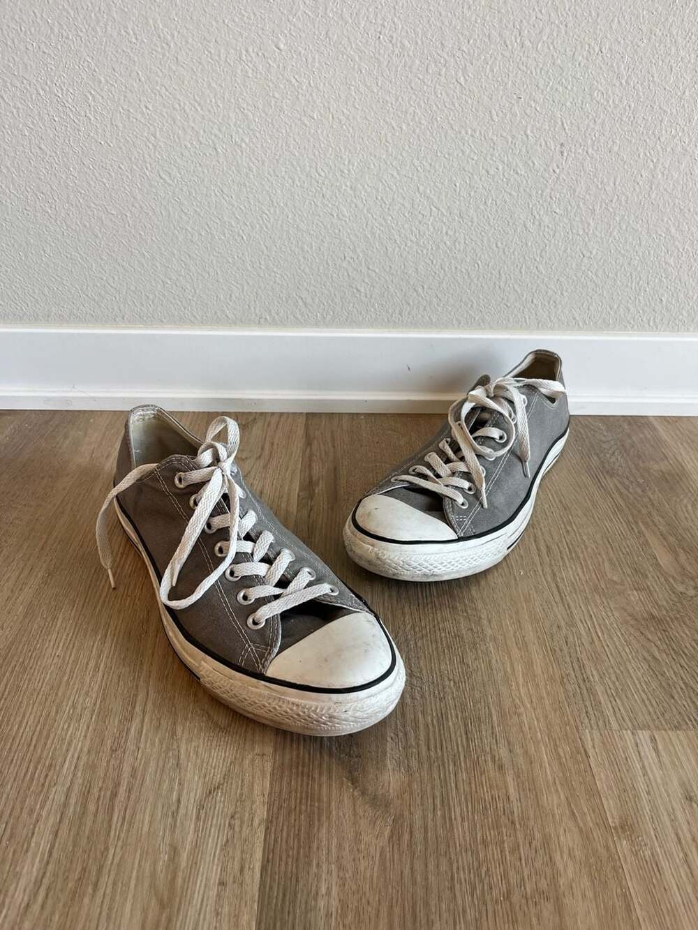 Converse, Men’s 14 Chuck Taylor All Star Low Tops, Grey Sneakers, Streetwear